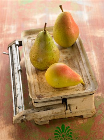 simsearch:614-06044200,k - Pears on scales Fotografie stock - Rights-Managed, Codice: 825-05837039
