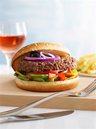 steak and fries - Hamburger aux poivrons Photographie de stock - Rights-Managed, Code: 825-05837069