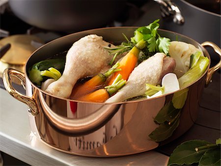 Pot-au-feu duck drumsticks Foto de stock - Con derechos protegidos, Código: 825-05837087