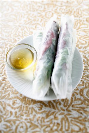 simsearch:825-05985443,k - Spring rolls wih citronella Stock Photo - Rights-Managed, Code: 825-05837211