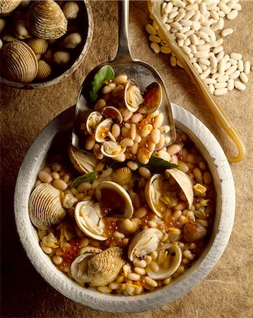 fish egg - shellfish nage soup with salmon roe and white beans Stock Photo - Rights-Managed, Code: 825-05984985