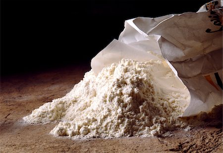 White flour and bag Foto de stock - Con derechos protegidos, Código: 825-05985057