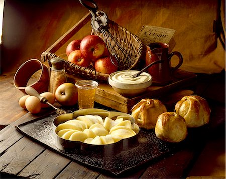 desserts aux fruits et aux pommes Photographie de stock - Rights-Managed, Code: 825-05985082