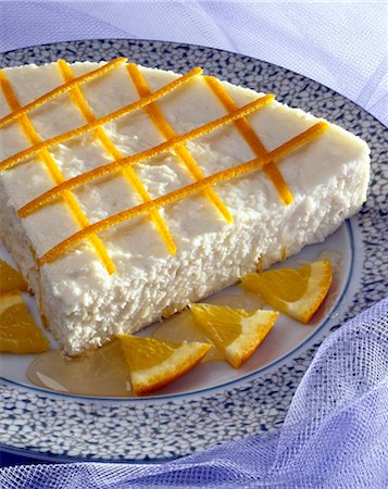 simsearch:652-05806942,k - Fromage frais and orange tart Foto de stock - Con derechos protegidos, Código: 825-05985298