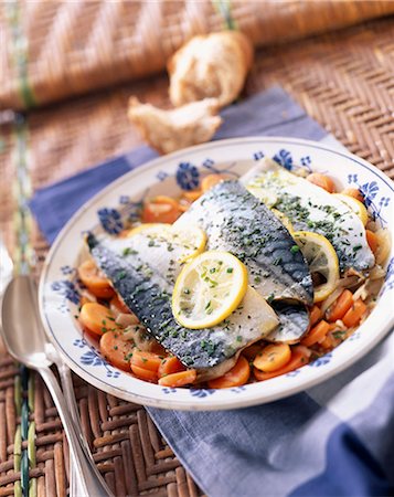 simsearch:825-05986961,k - mackerel in vegetable and muscadet court bouillon Foto de stock - Con derechos protegidos, Código: 825-05985526