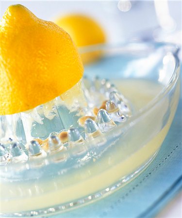 simsearch:652-03803987,k - lemon and lemon squeezer Stock Photo - Rights-Managed, Code: 825-05985571