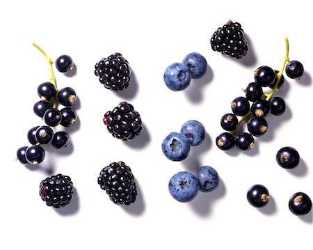 Blackcurrants, blackberries and blueberries Foto de stock - Con derechos protegidos, Código: 825-05985677