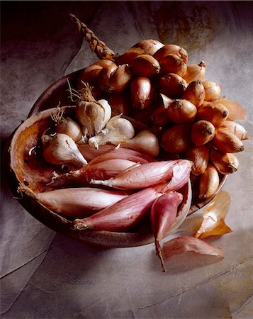 shallot - selection of shallots Stock Photo - Rights-Managed, Code: 825-05985692