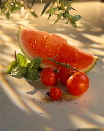 simsearch:825-02308416,k - watermelon, tomato, mint and basil Foto de stock - Direito Controlado, Número: 825-05985715