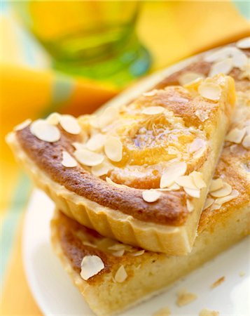 simsearch:652-07655418,k - apricot tart Stock Photo - Rights-Managed, Code: 825-05985732