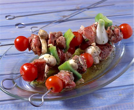 simsearch:652-03804390,k - Brochettes de kebab Photographie de stock - Rights-Managed, Code: 825-05985854
