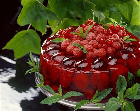 simsearch:825-05989046,k - summer fruit in aspic jelly Stock Photo - Rights-Managed, Code: 825-05985990