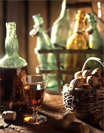 simsearch:652-02222200,k - Walnut wine Stock Photo - Rights-Managed, Code: 825-05986096