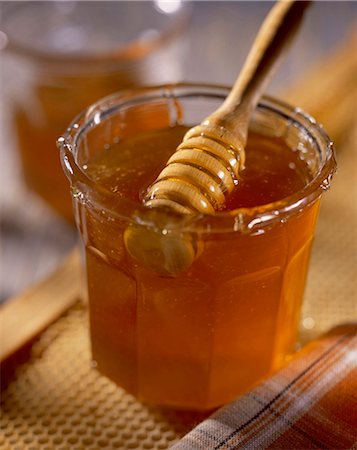 jar of honey Stock Photo - Rights-Managed, Code: 825-05986162