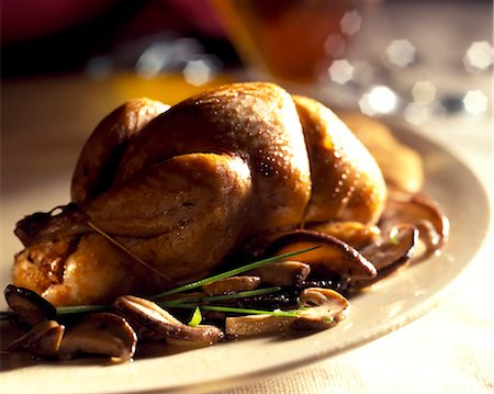 steinpilz - Gebratenes Huhn mit Pilzen Cep Stockbilder - Lizenzpflichtiges, Bildnummer: 825-05986265