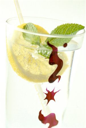 soda water - Fizzy water with slice of lemon and mint Stock Photo - Rights-Managed, Code: 825-05986312