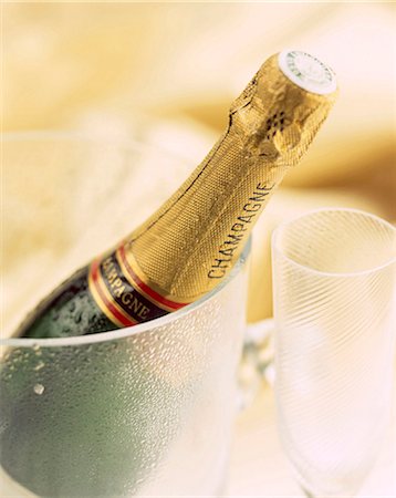 Bottle of champagne Stock Photo - Rights-Managed, Code: 825-05986333