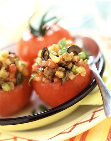 simsearch:825-05990995,k - Tomatoes stuffed with ratatouille Foto de stock - Con derechos protegidos, Código: 825-05986384