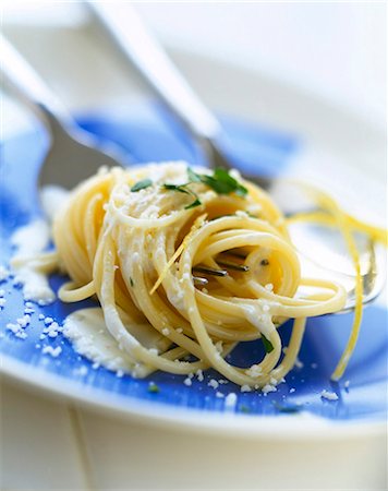 lemon-flavored spaghetti Stock Photo - Rights-Managed, Code: 825-05986380