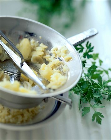 thick herb soup Stock Photo - Rights-Managed, Code: 825-05986487