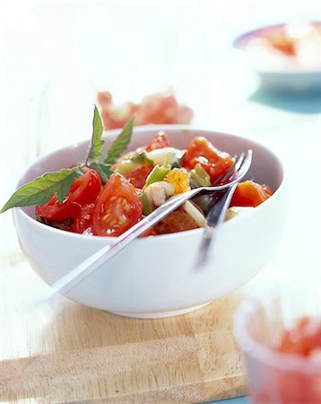 simsearch:825-05990961,k - tomato salad Foto de stock - Con derechos protegidos, Código: 825-05986552