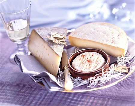 rocamadour - Cheeses Stock Photo - Rights-Managed, Code: 825-05986701