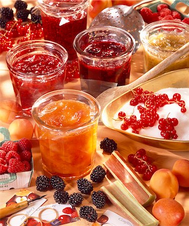 simsearch:652-05808534,k - Apricot jam and blackberry jelly Stock Photo - Rights-Managed, Code: 825-05986908