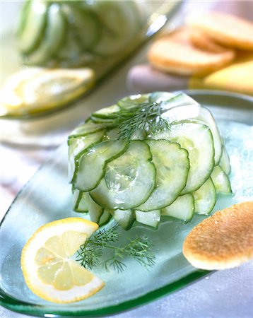 simsearch:825-06046540,k - Smoked salmon and cucumber Charlotte Fotografie stock - Rights-Managed, Codice: 825-05986961