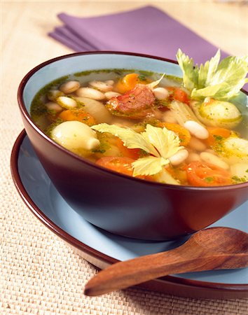 simsearch:825-05988858,k - soupe de haricots Photographie de stock - Rights-Managed, Code: 825-05986995