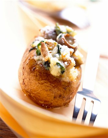 relleno (alimentación) - filled baked potato Foto de stock - Con derechos protegidos, Código: 825-05987038