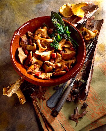 Girolles au lard Photographie de stock - Rights-Managed, Code: 825-05987055