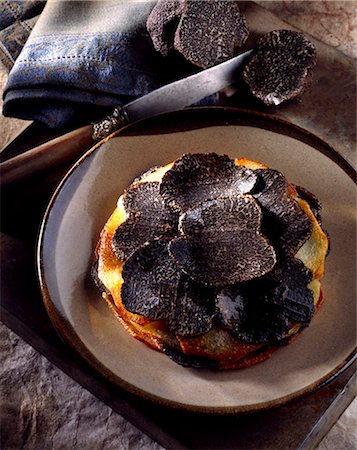 Mini truffle pancake Foto de stock - Con derechos protegidos, Código: 825-05987050