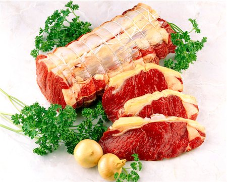 simsearch:652-06819124,k - uncooked roast beef Foto de stock - Con derechos protegidos, Código: 825-05987164