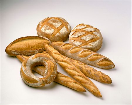 loaves of traditional bread and baguettes Foto de stock - Con derechos protegidos, Código: 825-05987204