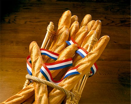 french breads - French baguettes Foto de stock - Con derechos protegidos, Código: 825-05987202