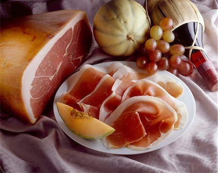 sliced ​​ham - Parma ham, melon, grapes and Italian wine Stock Photo - Rights-Managed, Code: 825-05987626