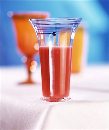 simsearch:825-05990993,k - Le sans pareil, cocktail de fruits Photographie de stock - Rights-Managed, Code: 825-05987746