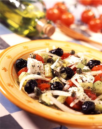 simsearch:652-03800164,k - Olive grecque et salade de Feta pays Photographie de stock - Rights-Managed, Code: 825-05987939