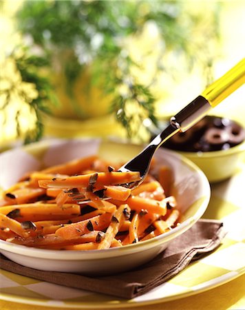 simsearch:825-05989844,k - Carrots with honey and olives Foto de stock - Con derechos protegidos, Código: 825-05987984