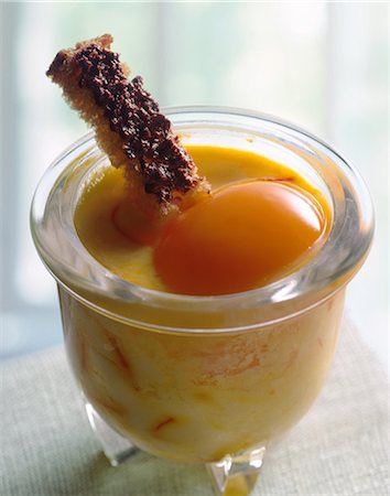 simsearch:825-03627225,k - Coddled egg Stock Photo - Rights-Managed, Code: 825-05988140