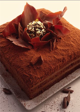 poudre de cacao - Gâteau au chocolat Photographie de stock - Rights-Managed, Code: 825-05988143