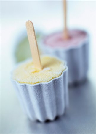 sorbet - Sucettes de glace dans des moules Photographie de stock - Rights-Managed, Code: 825-05988210