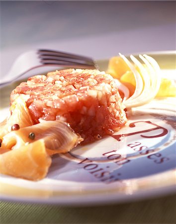 simsearch:825-05989369,k - Tartare de tomate Photographie de stock - Rights-Managed, Code: 825-05988292