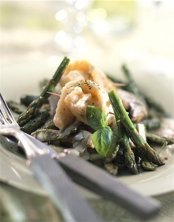 Whiting with asparagus and basil Stock Photo - Rights-Managed, Code: 825-05988318