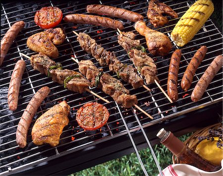 simsearch:825-05814521,k - Barbecue grill with meat and kebabs Foto de stock - Con derechos protegidos, Código: 825-05988400