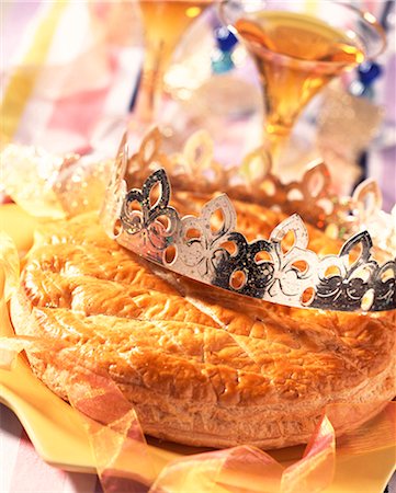 Galette des Rois Christmas cake Fotografie stock - Rights-Managed, Codice: 825-05988555