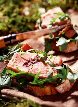 simsearch:652-03801723,k - Terrine de deux canard Photographie de stock - Rights-Managed, Code: 825-05988561