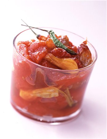 simsearch:825-05986809,k - Chutney de tomate rouge Photographie de stock - Rights-Managed, Code: 825-05988854