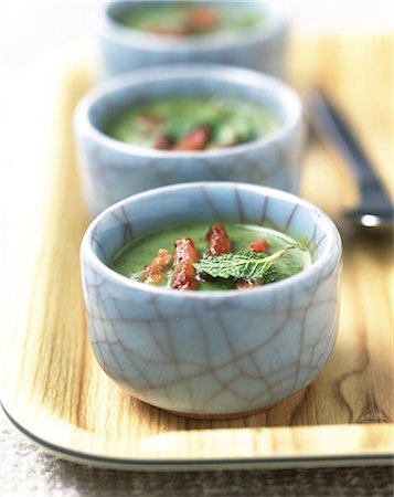 simsearch:652-03802383,k - Creamed peas with mint Stock Photo - Rights-Managed, Code: 825-05988906