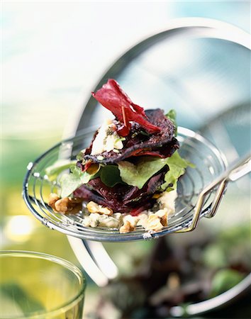 dried fruit falling - Beetroot, lettuce and Roquefort salad Stock Photo - Rights-Managed, Code: 825-05989026